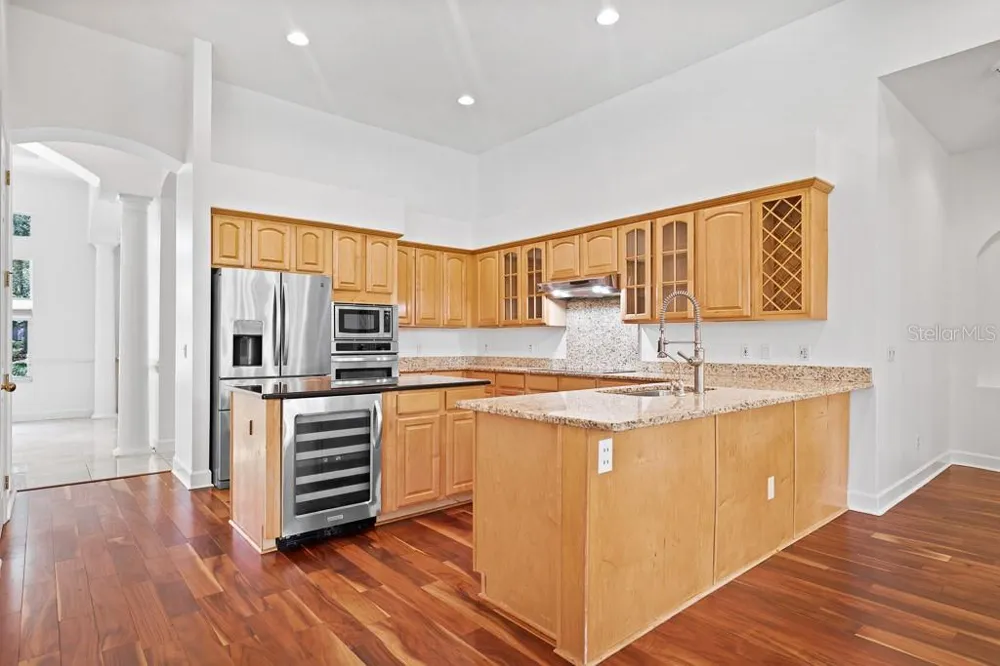 6034 HAMMOCK HILL AVENUE Lithia, FL 33547