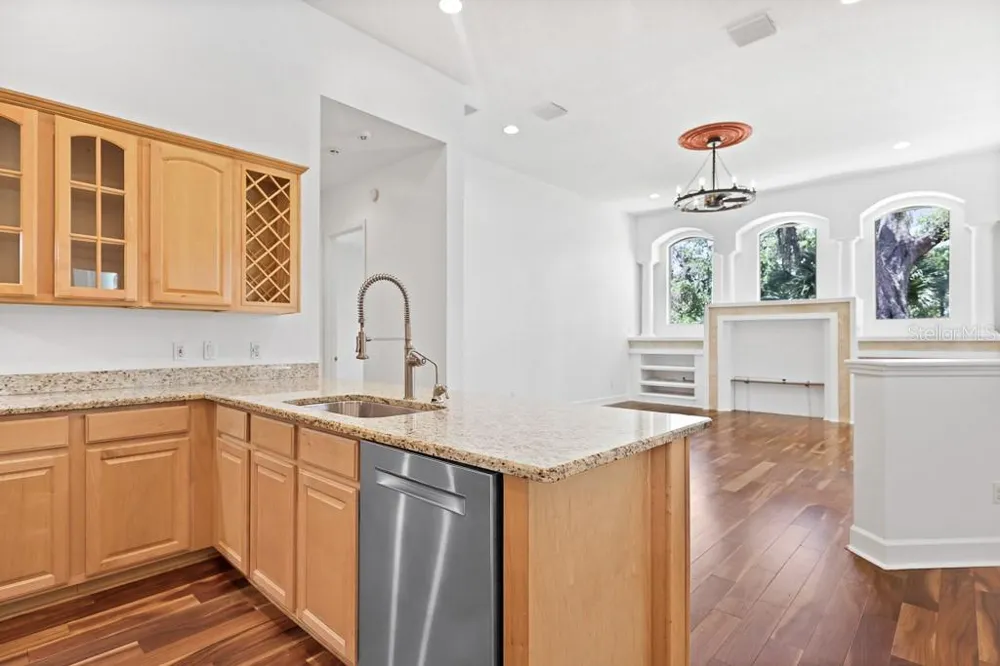 6034 HAMMOCK HILL AVENUE Lithia, FL 33547