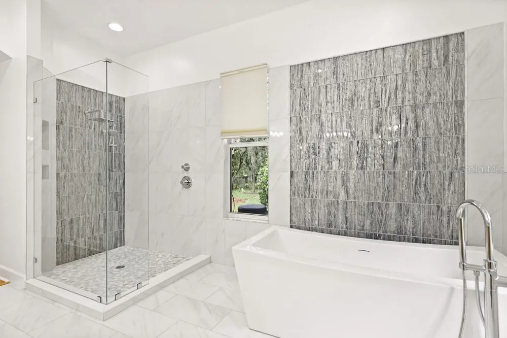 6034 HAMMOCK HILL AVENUE Lithia, FL 33547