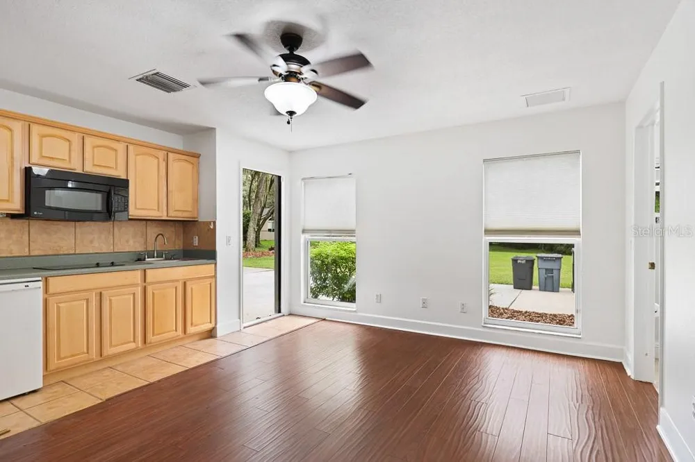 6034 HAMMOCK HILL AVENUE Lithia, FL 33547