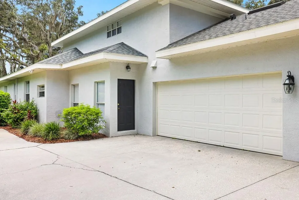 6034 HAMMOCK HILL AVENUE Lithia, FL 33547