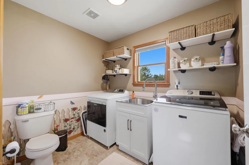 3156 Howland Road Almont Township, MI 48003