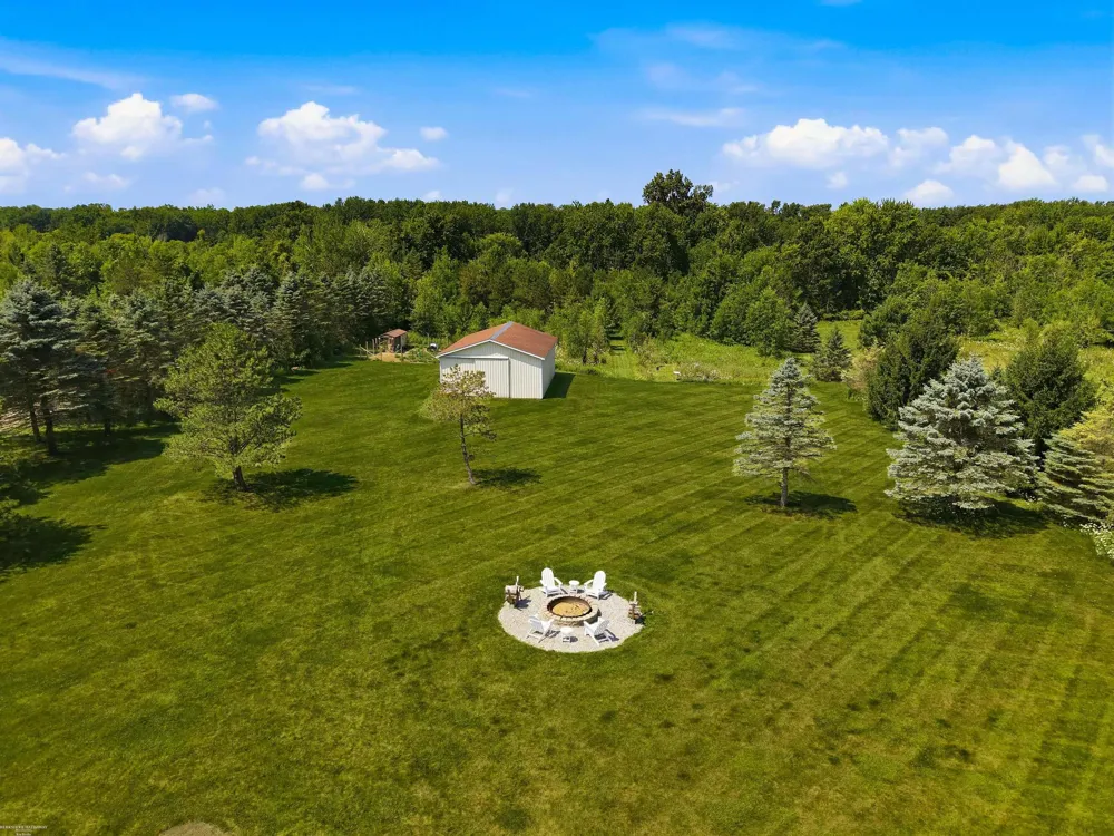 3156 Howland Road Almont Township, MI 48003