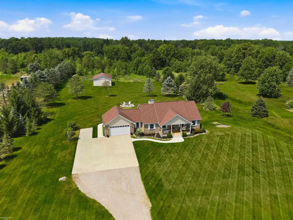 3156 Howland Road Almont Township, MI 48003