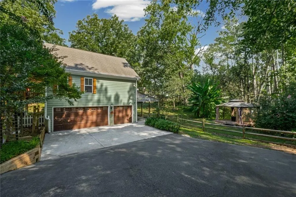 216 Byers Street Waleska, GA 30183