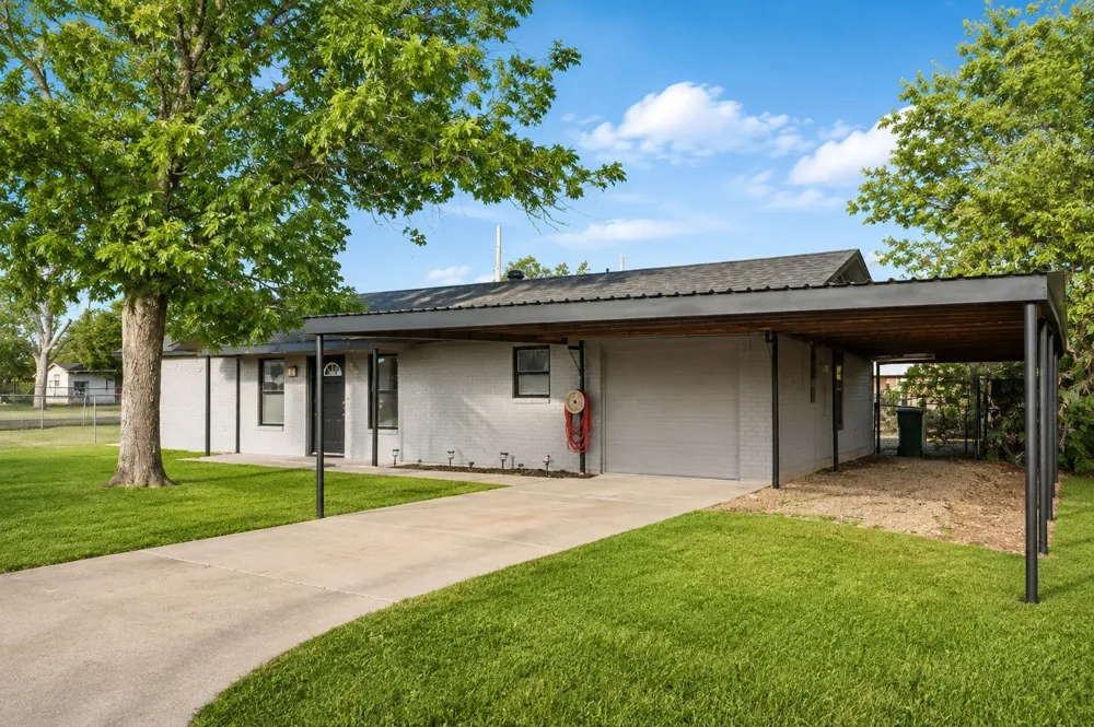 211 S Rose Street Archer City, TX 76351