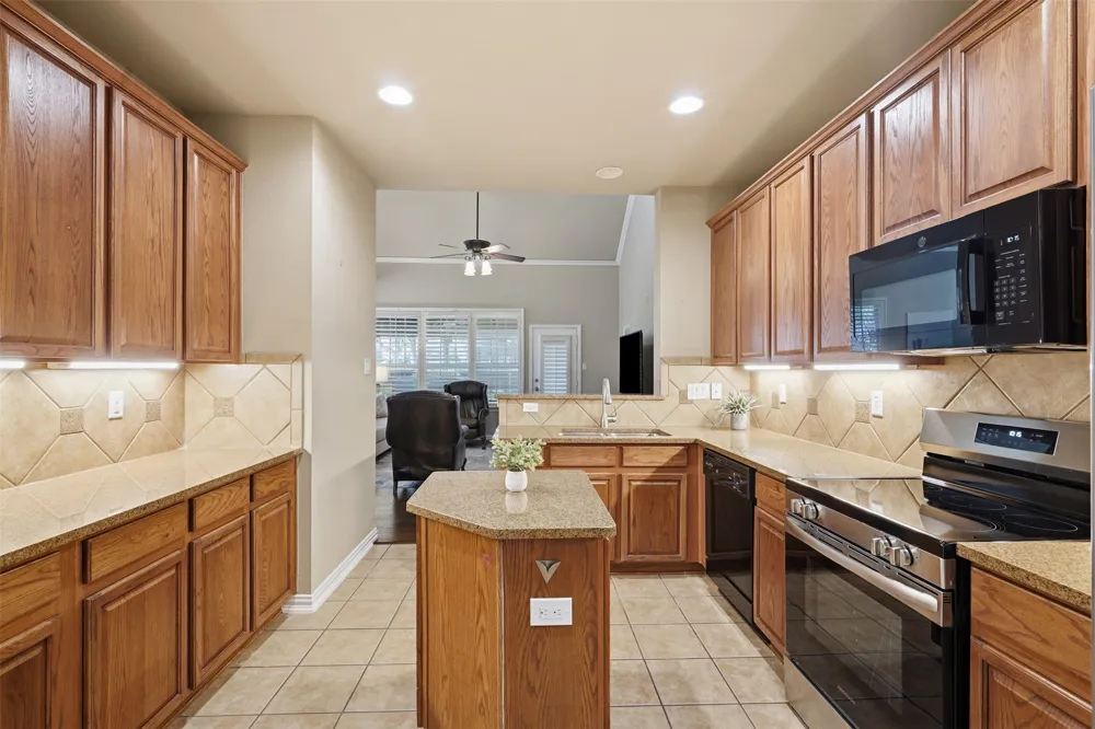1724 Brookview Drive Carrollton, TX 75007