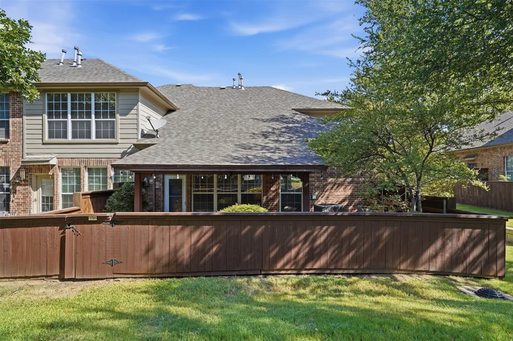 1724 Brookview Drive Carrollton, TX 75007