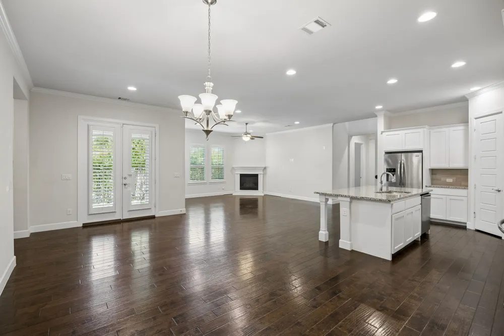 4016 Red Lynx Lane Arlington, TX 76005