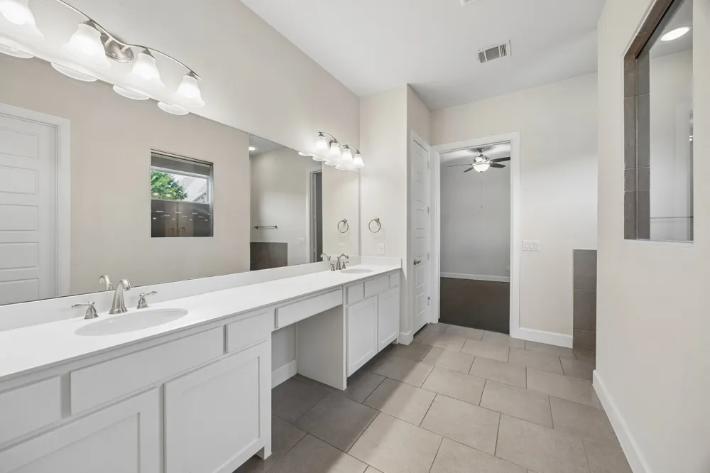 4016 Red Lynx Lane Arlington, TX 76005