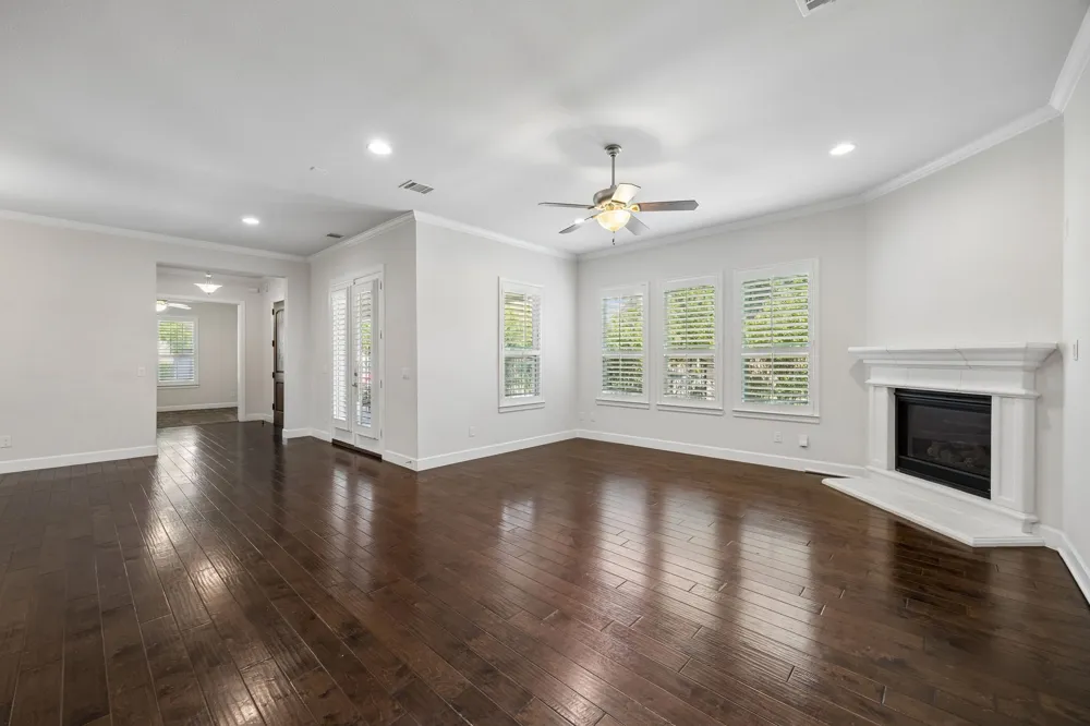 4016 Red Lynx Lane Arlington, TX 76005