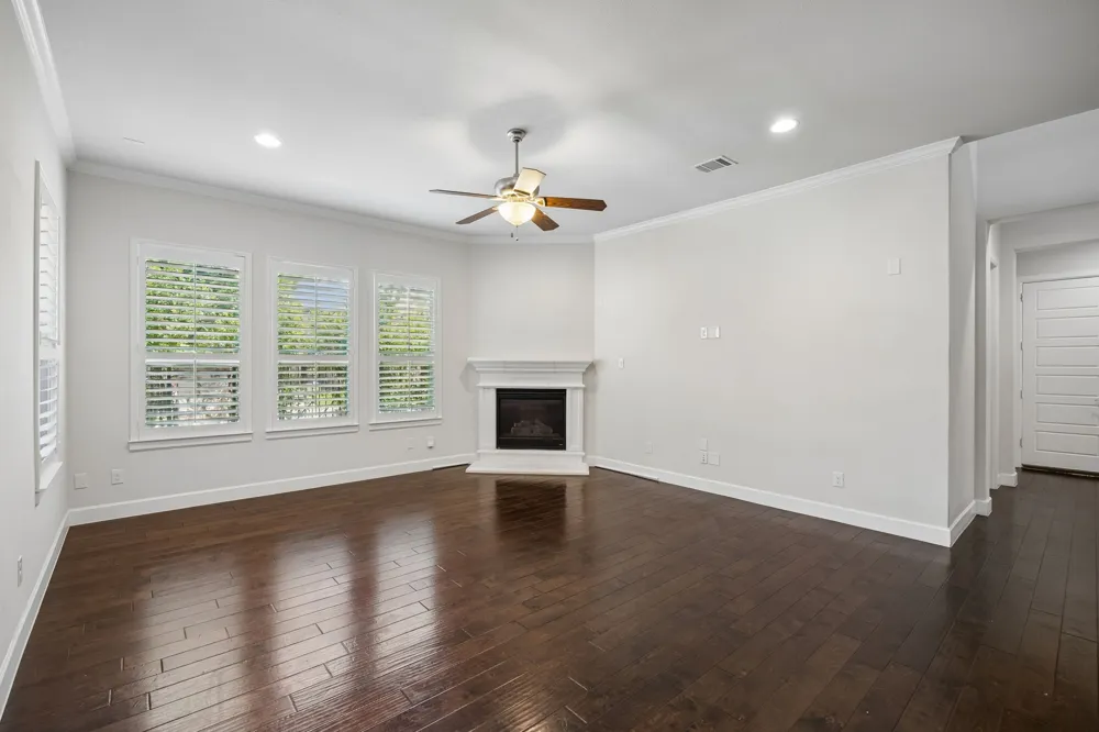 4016 Red Lynx Lane Arlington, TX 76005