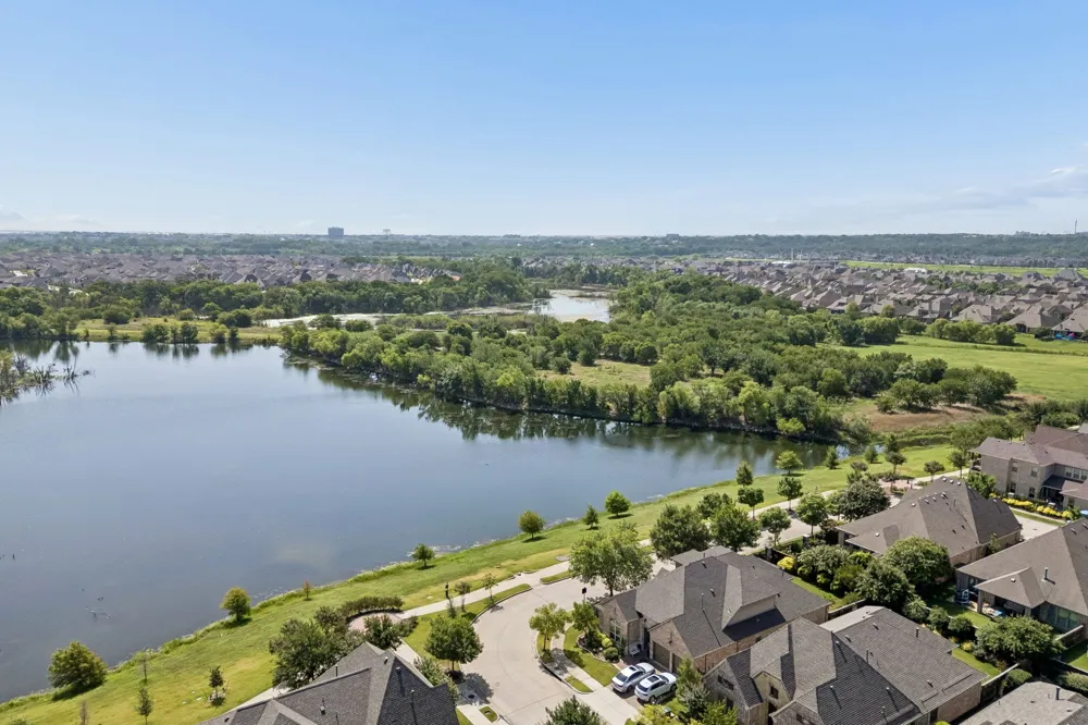 4016 Red Lynx Lane Arlington, TX 76005