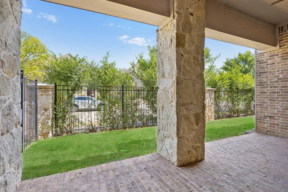 4016 Red Lynx Lane Arlington, TX 76005