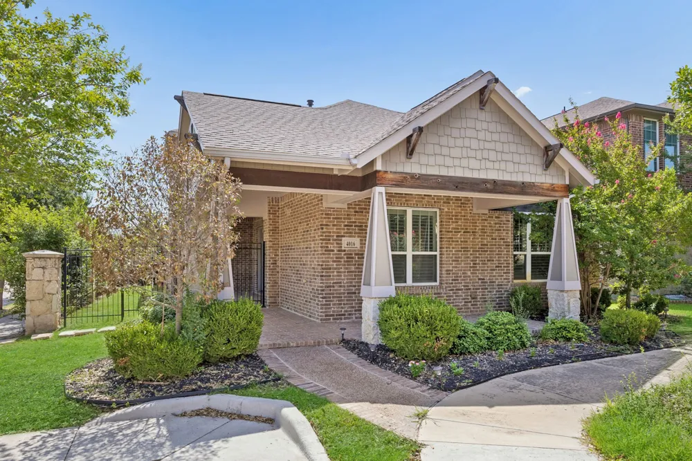 4016 Red Lynx Lane Arlington, TX 76005