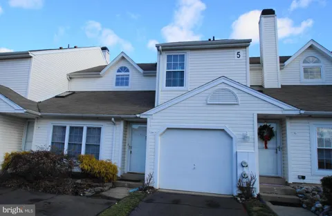 64 BANBURY COURT #2213J