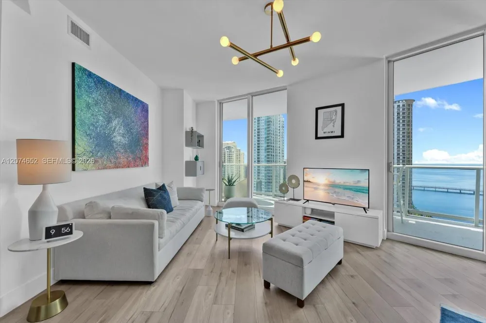 300 S Biscayne Blvd #T-1708 Miami, FL 33131