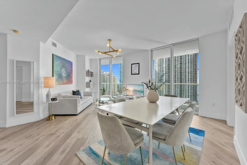 300 S Biscayne Blvd #T-1708 Miami, FL 33131