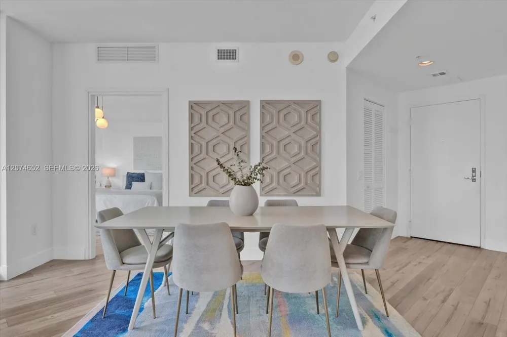300 S Biscayne Blvd #T-1708 Miami, FL 33131