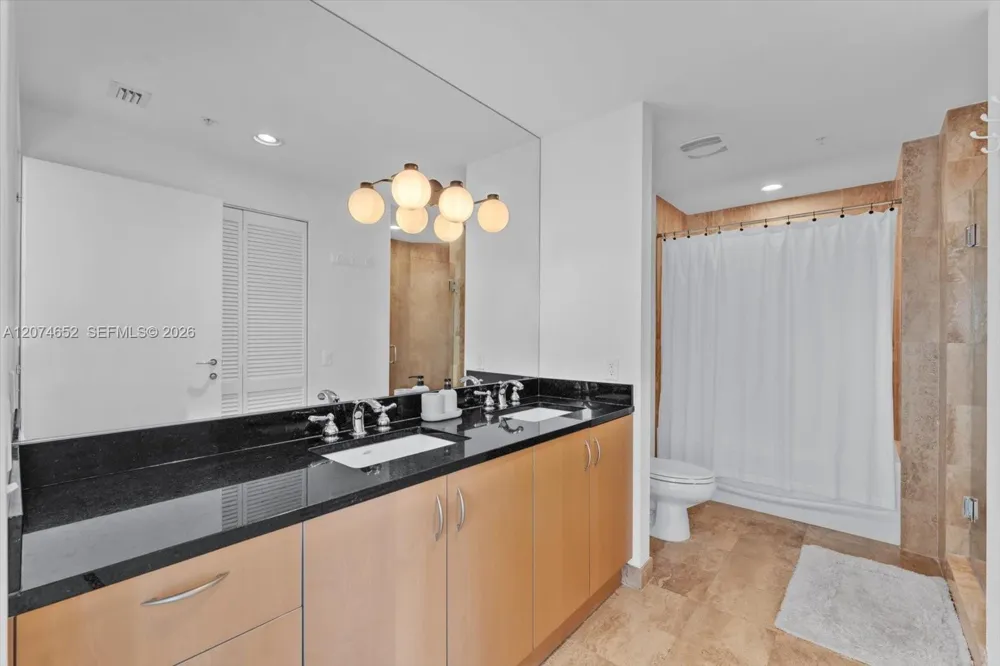 300 S Biscayne Blvd #T-1708 Miami, FL 33131