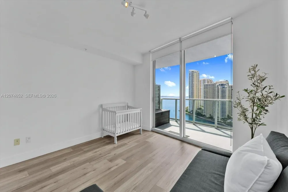 300 S Biscayne Blvd #T-1708 Miami, FL 33131