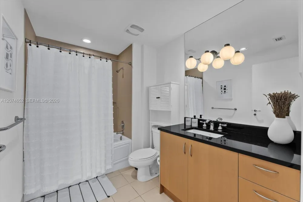 300 S Biscayne Blvd #T-1708 Miami, FL 33131