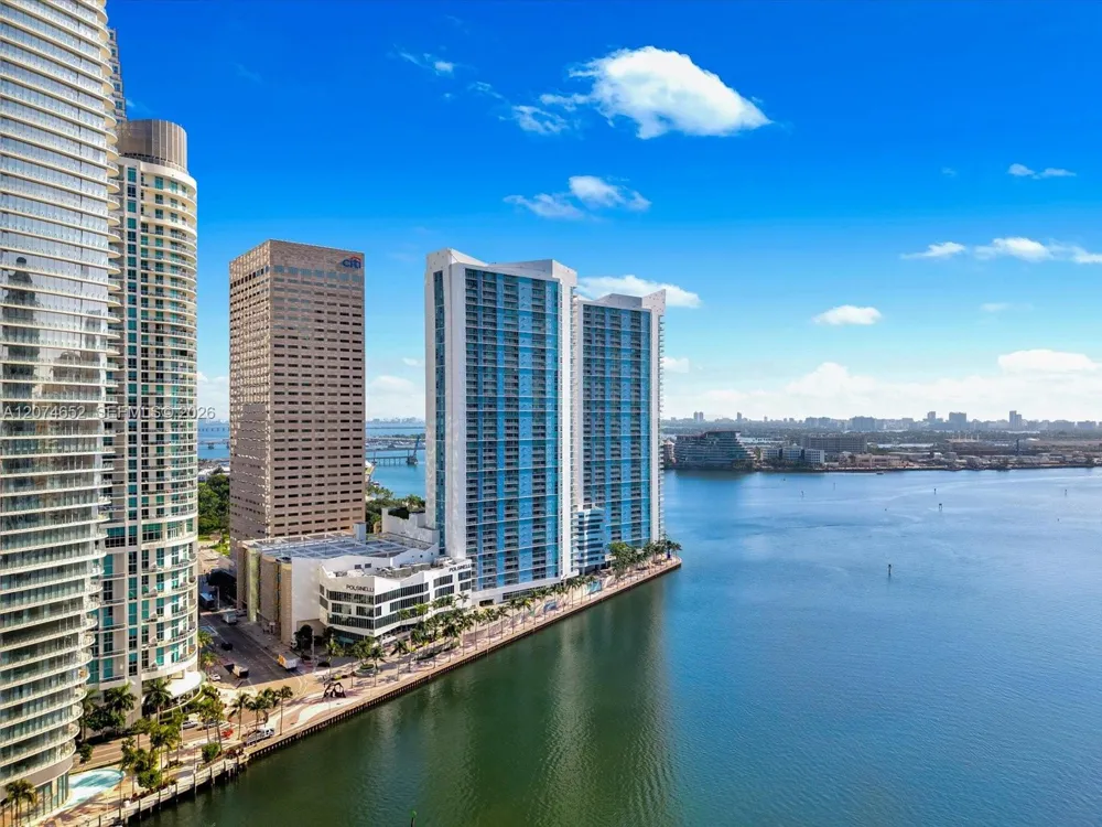 300 S Biscayne Blvd #T-1708 Miami, FL 33131