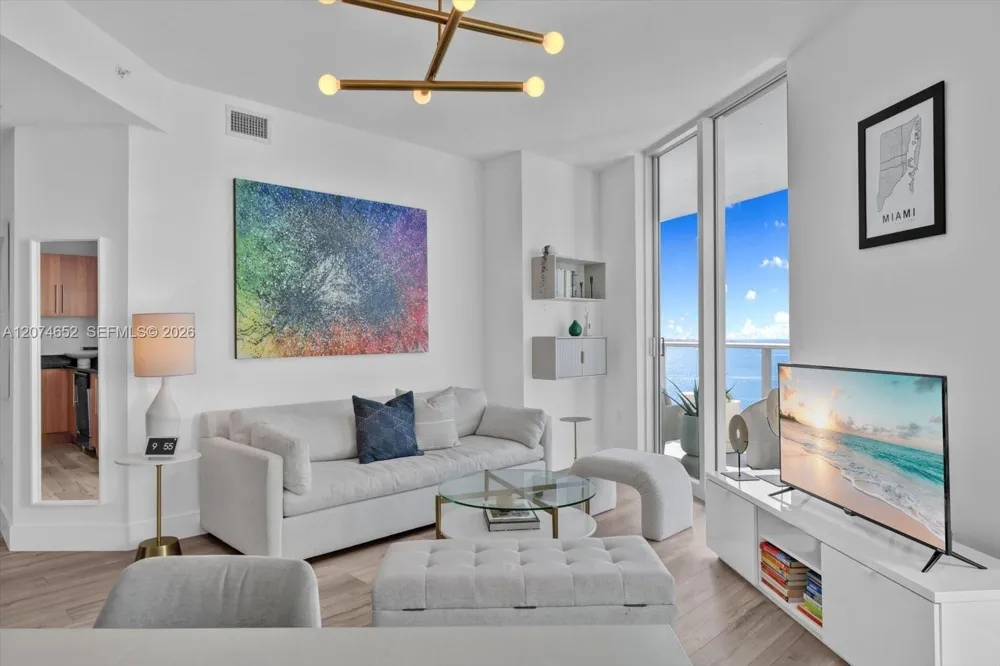 300 S Biscayne Blvd #T-1708 Miami, FL 33131