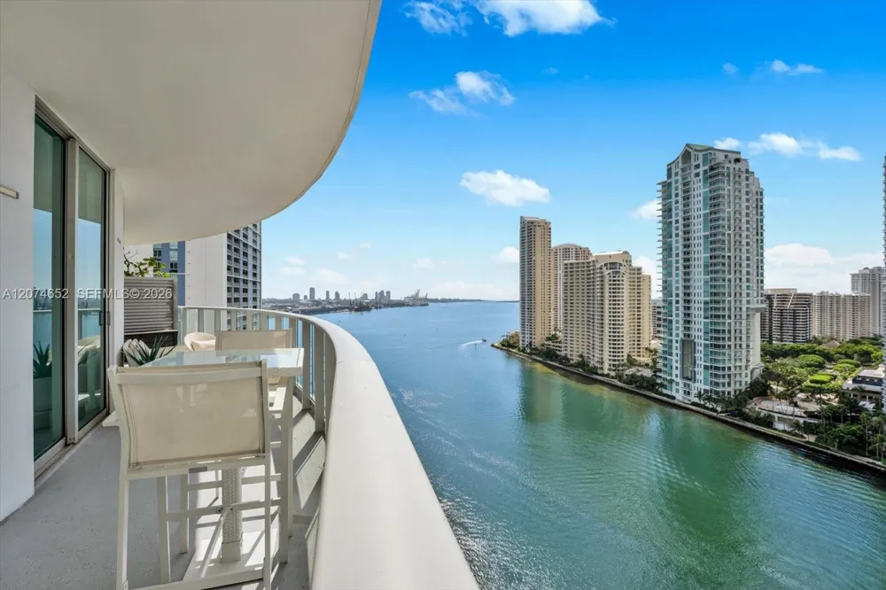 300 S Biscayne Blvd #T-1708 Miami, FL 33131