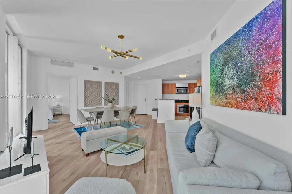 300 S Biscayne Blvd #T-1708 Miami, FL 33131