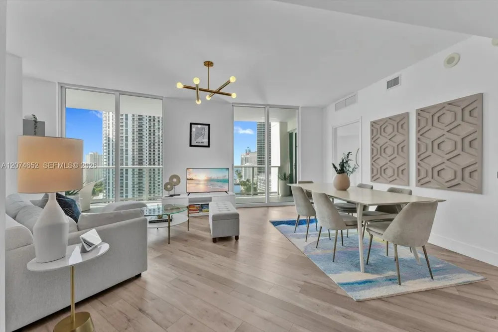 300 S Biscayne Blvd #T-1708 Miami, FL 33131