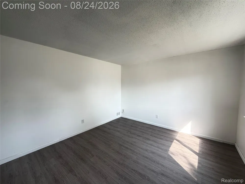 6164 Glenis Street Taylor City, MI 48180