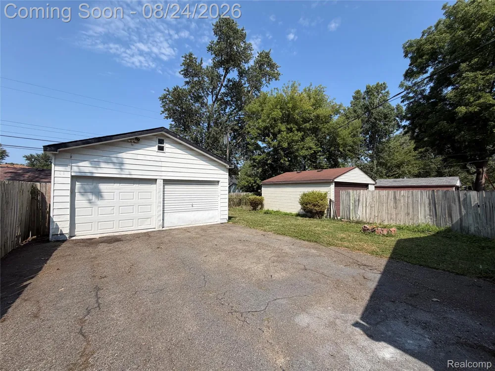 6164 Glenis Street Taylor City, MI 48180