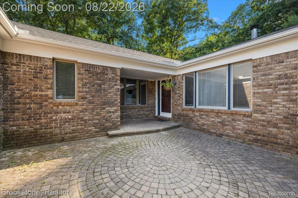 430 Rissman Lane Groveland Township, MI 48462