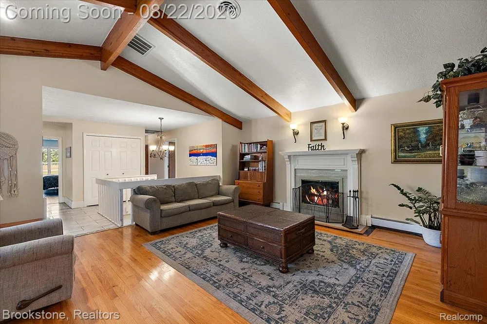 430 Rissman Lane Groveland Township, MI 48462