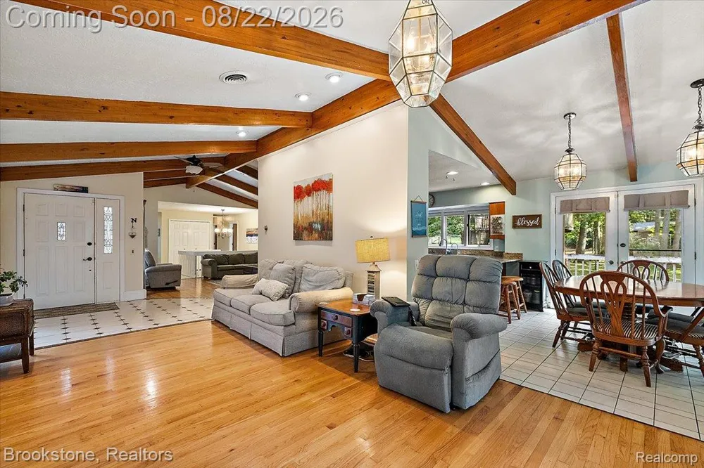 430 Rissman Lane Groveland Township, MI 48462