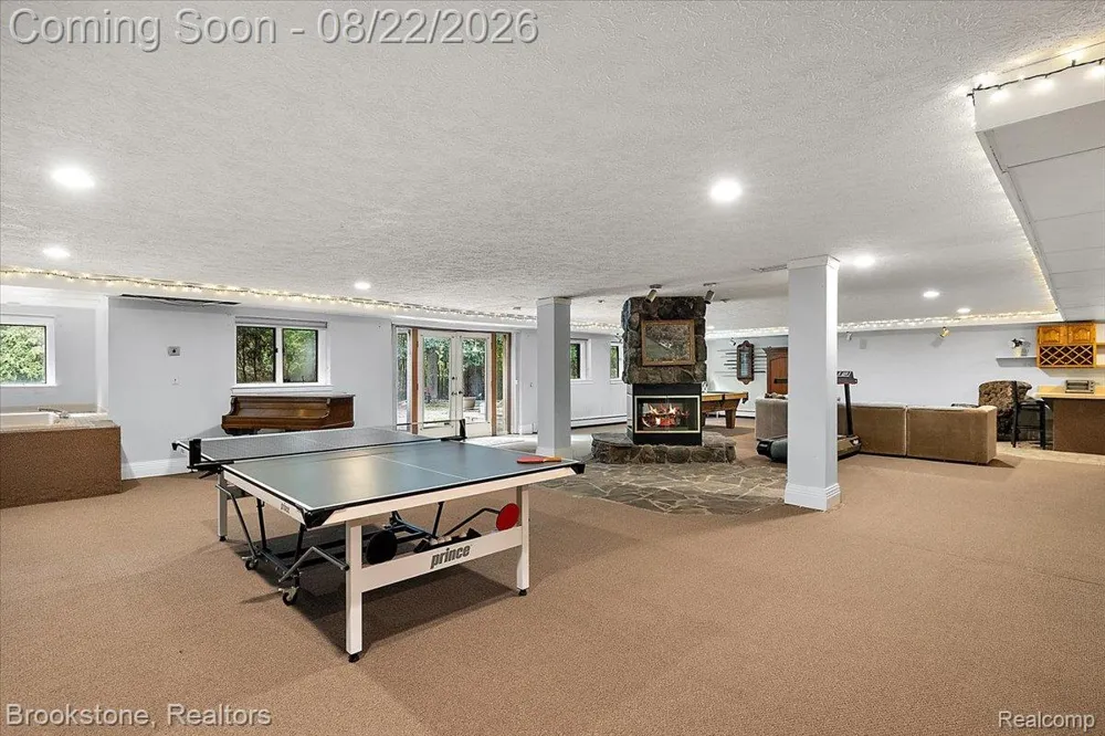 430 Rissman Lane Groveland Township, MI 48462