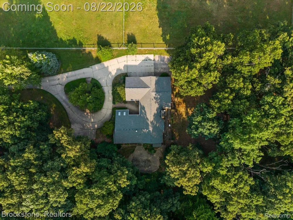 430 Rissman Lane Groveland Township, MI 48462