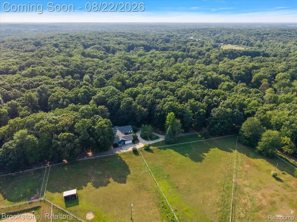 430 Rissman Lane Groveland Township, MI 48462