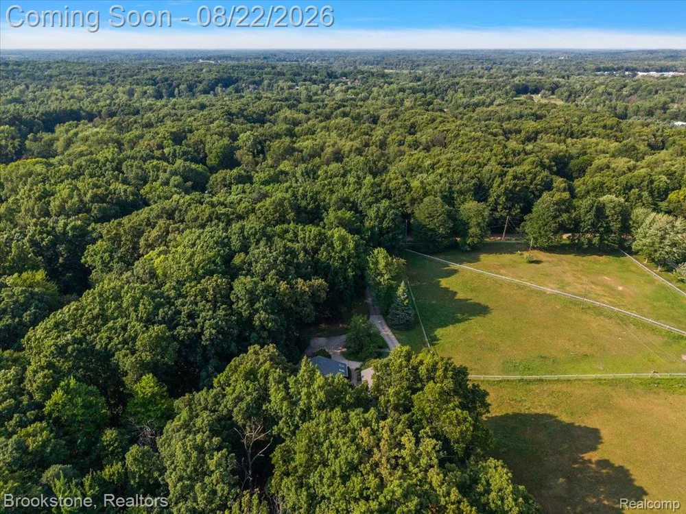 430 Rissman Lane Groveland Township, MI 48462