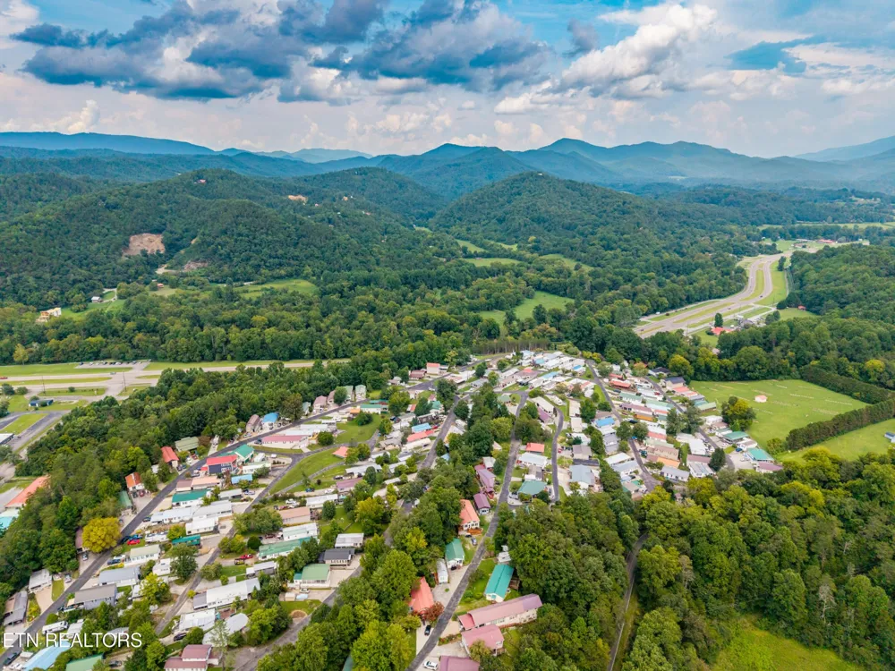 449 Mountain Thrush Drive Townsend, TN 37882