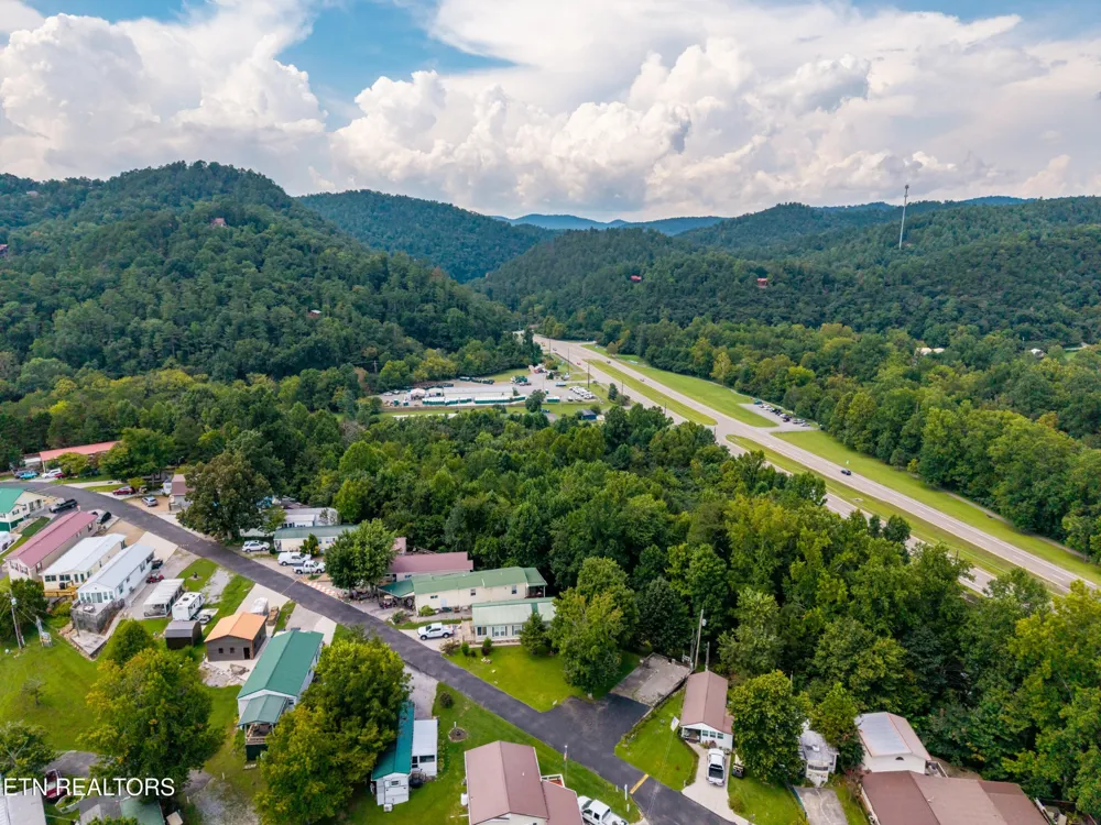449 Mountain Thrush Drive Townsend, TN 37882