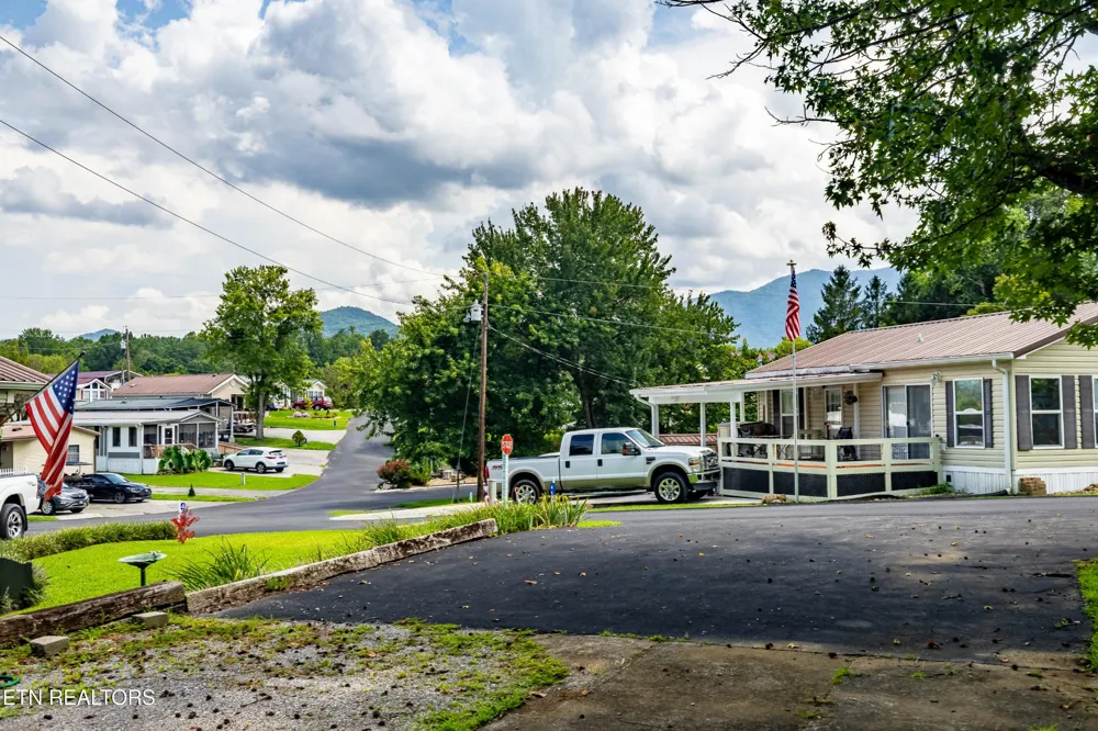 449 Mountain Thrush Drive Townsend, TN 37882