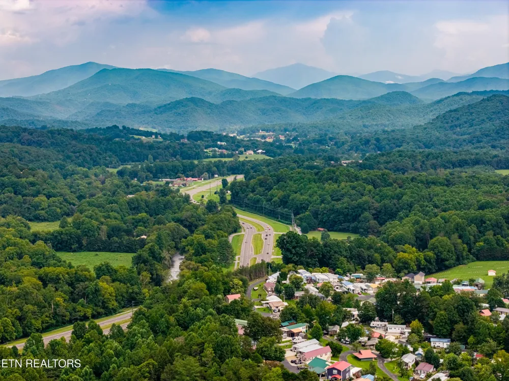 449 Mountain Thrush Drive Townsend, TN 37882
