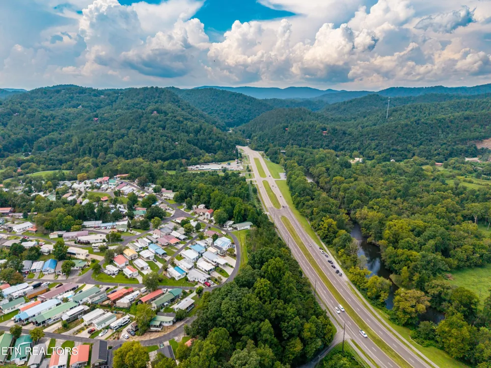 449 Mountain Thrush Drive Townsend, TN 37882
