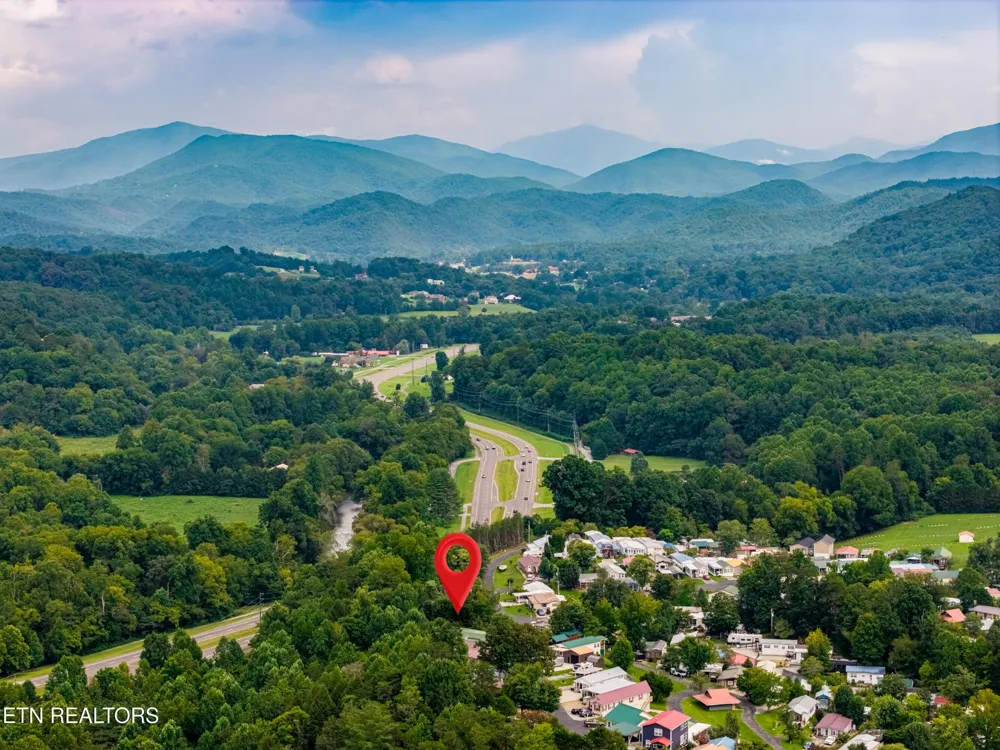 449 Mountain Thrush Drive Townsend, TN 37882