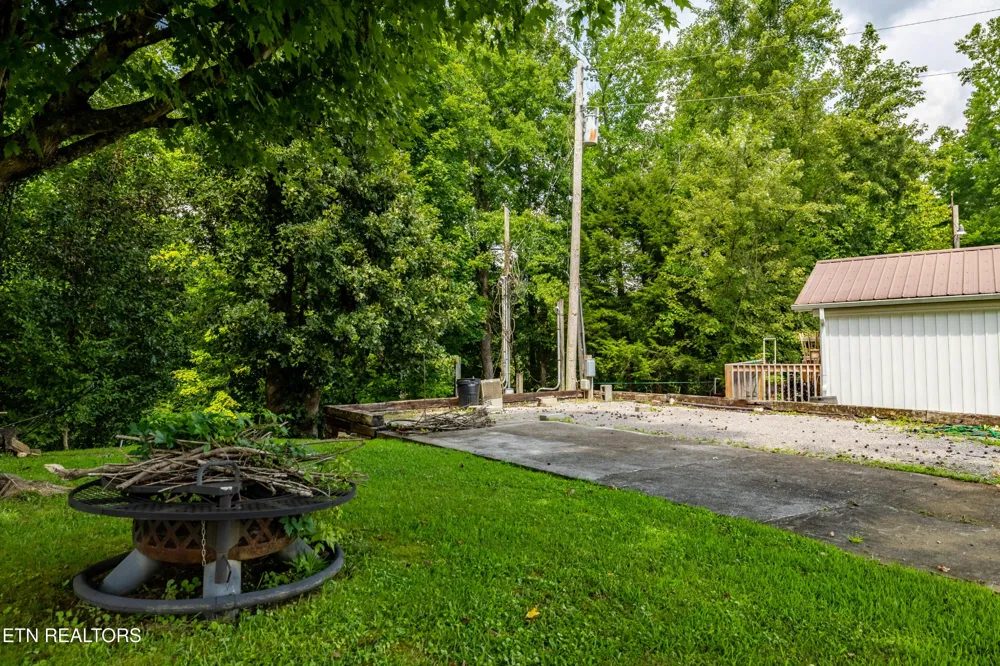 449 Mountain Thrush Drive Townsend, TN 37882