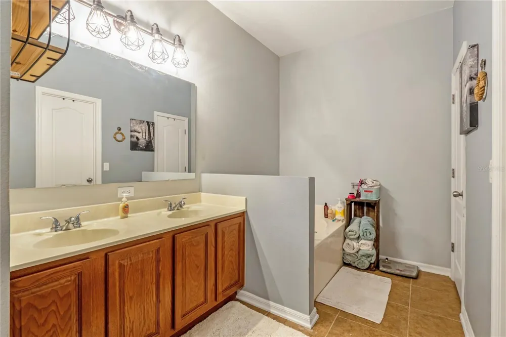 3923 SUNSET COVE DRIVE Port Orange, FL 32129