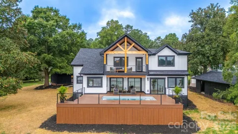 216 Lake Pines Lane
