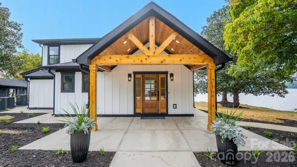 216 Lake Pines Lane Lexington, NC 27292